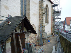Abbau des Gerüstes an der Südseite (Foto: Karl-Franz Thiede)